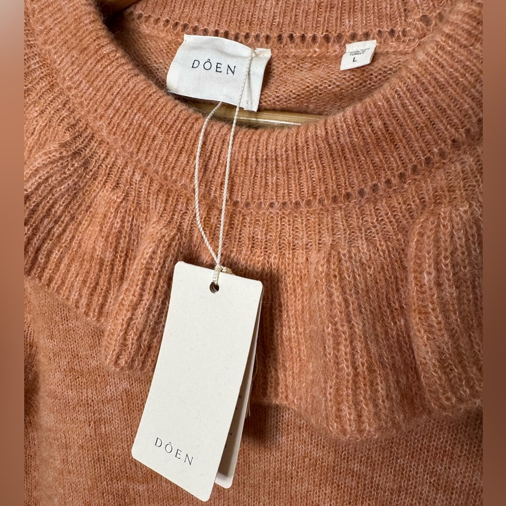 Doen Ruffled Neck Sweater - Picture 5 of 11
